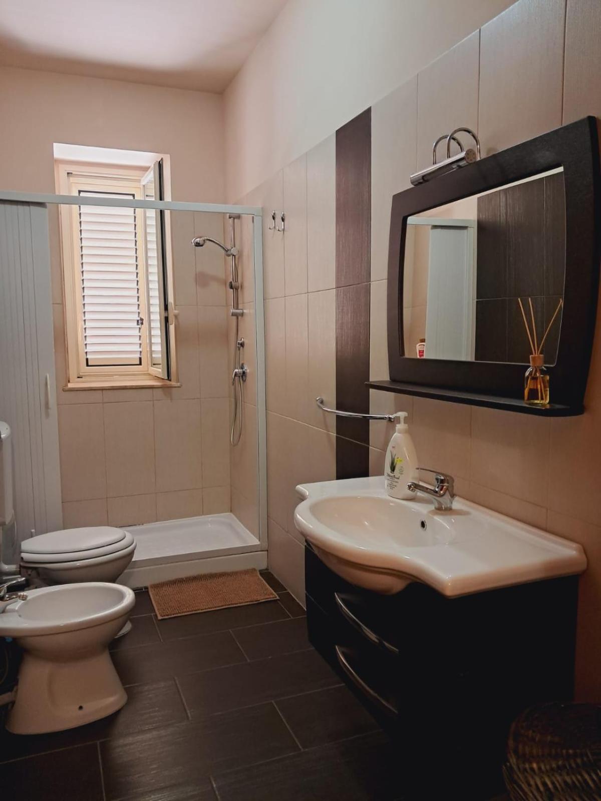 Appartement Al Cortile Del Pozzo à Delia Extérieur photo